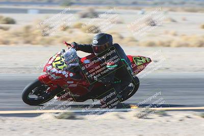 media/Jan-10-2025-CVMA Friday Practice (Fri) [[489e0da257]]/Group 4 and Trackday/Session 2 (Turn 4 Inside)/